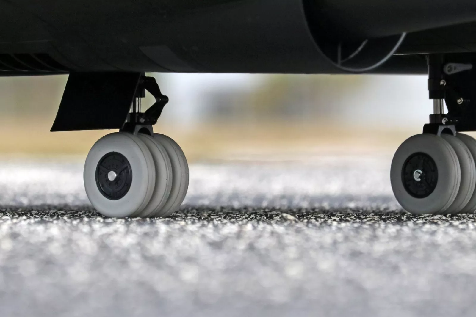  unboxing and assembly of the Freewing SR-71 Blackbird Twin 70mm EDF RC Jet