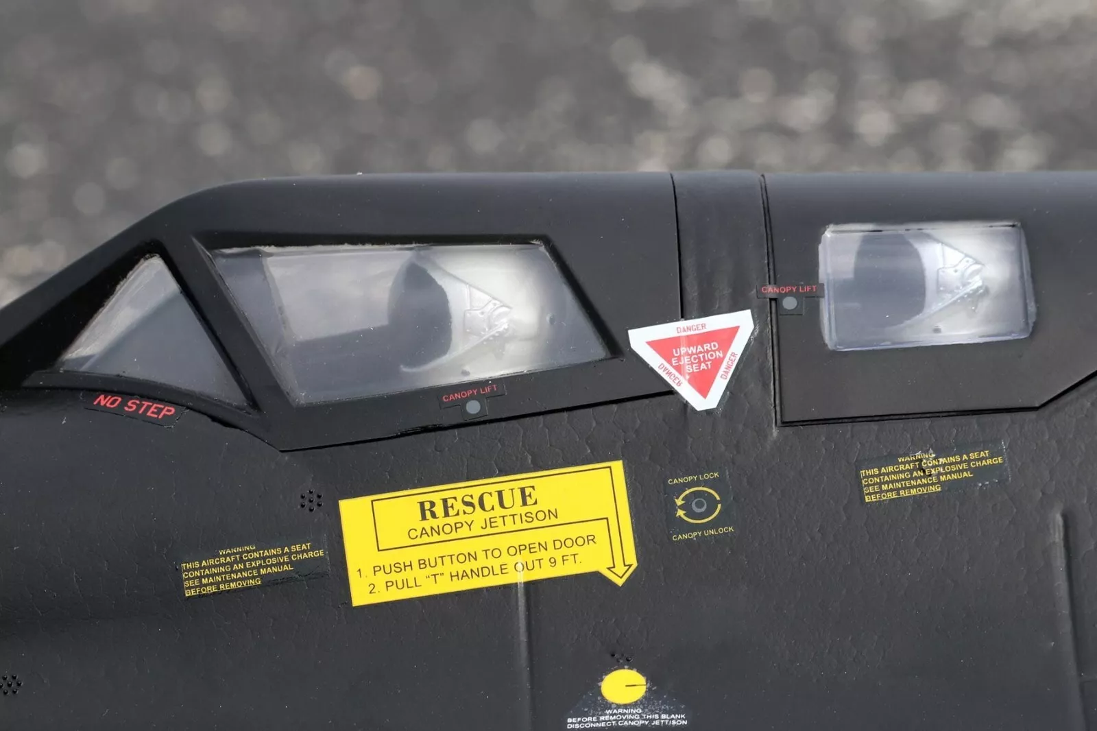  unboxing and assembly of the Freewing SR-71 Blackbird Twin 70mm EDF RC Jet